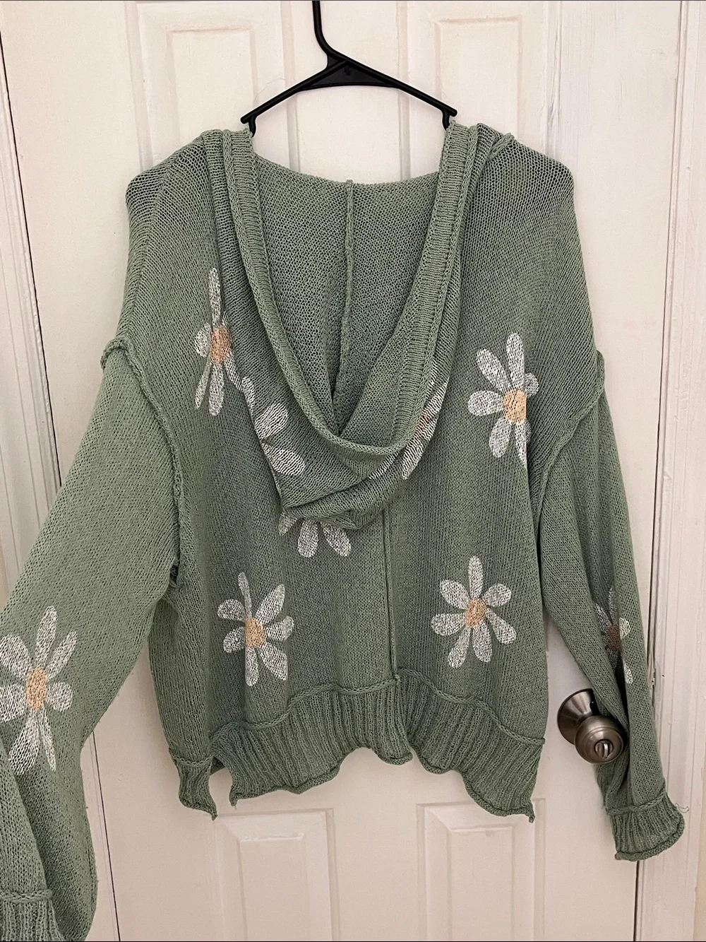 Green Daisy Oversized Knit Sweater - Picture 5 of 9